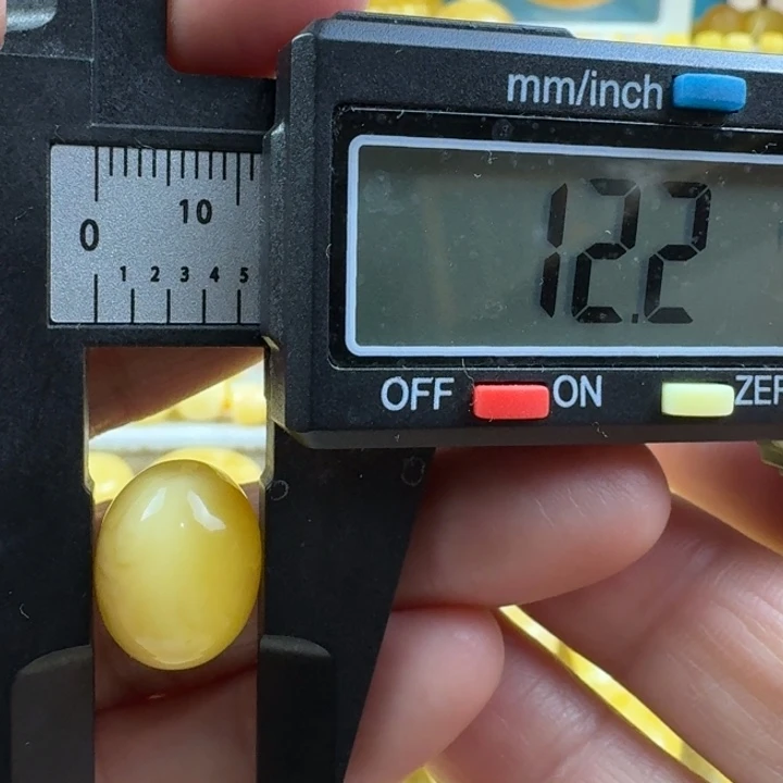 山***寧蜜蜡未镶嵌裸石35杂