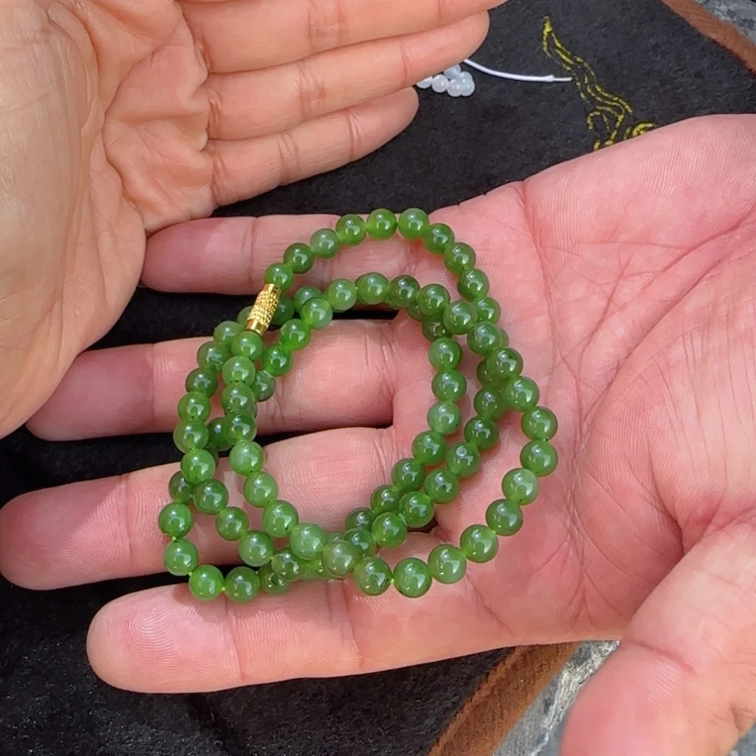 和田玉未镶嵌颈饰微瑕