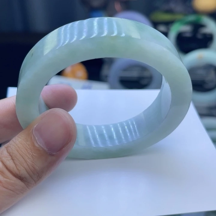 定制翡翠未镶嵌手镯