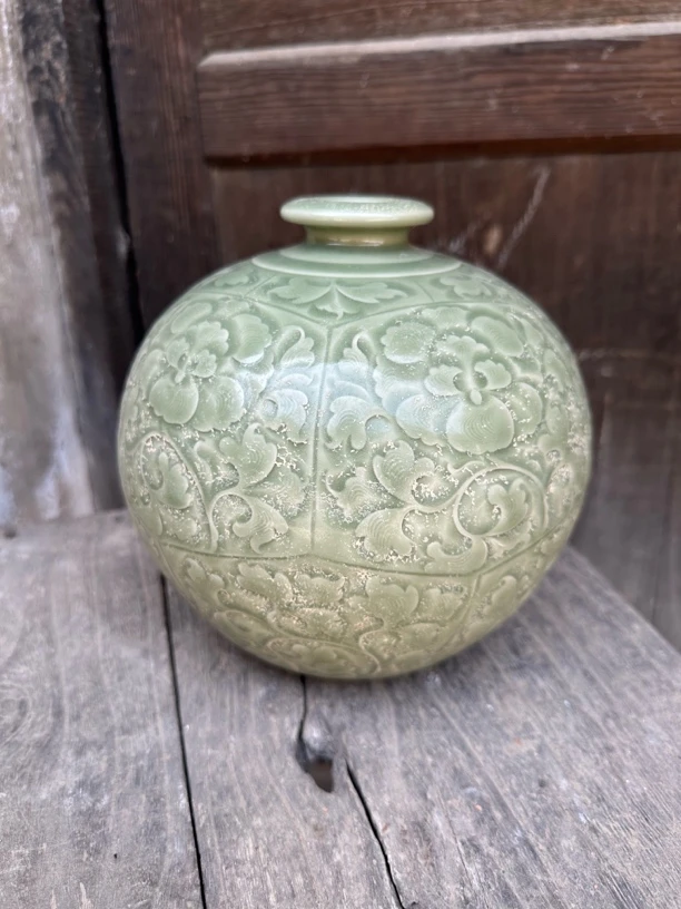 耀州窑瓶，双刀刻画刀刀见泥