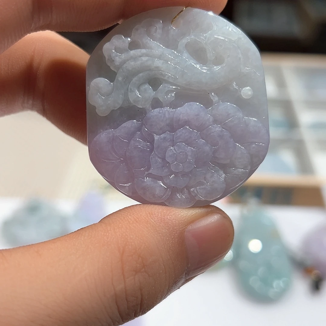 翡翠未镶嵌颈饰挂件