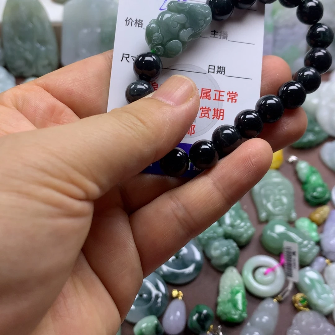 翡翠未镶嵌颈饰缅甸A货翡翠