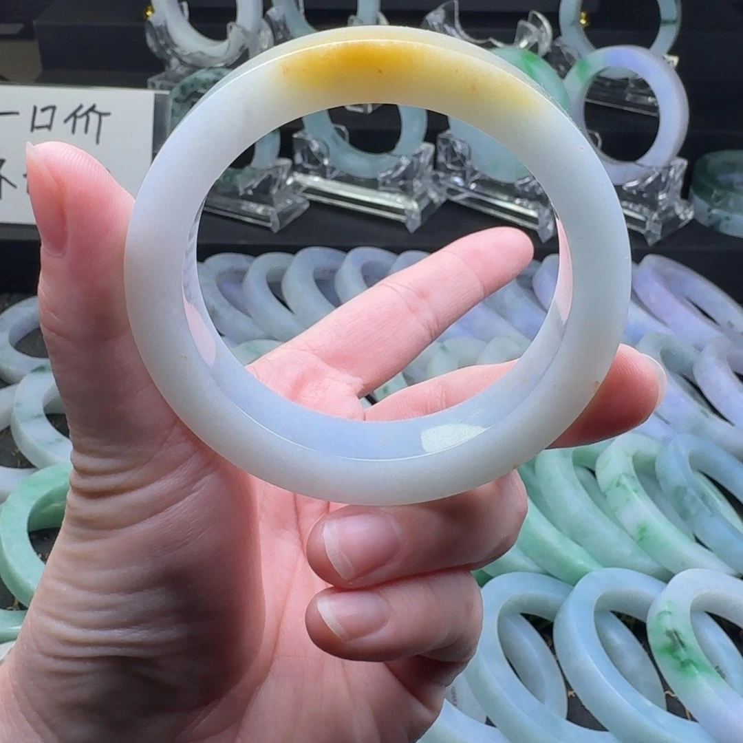 未镶嵌翡翠手镯定制翡翠
