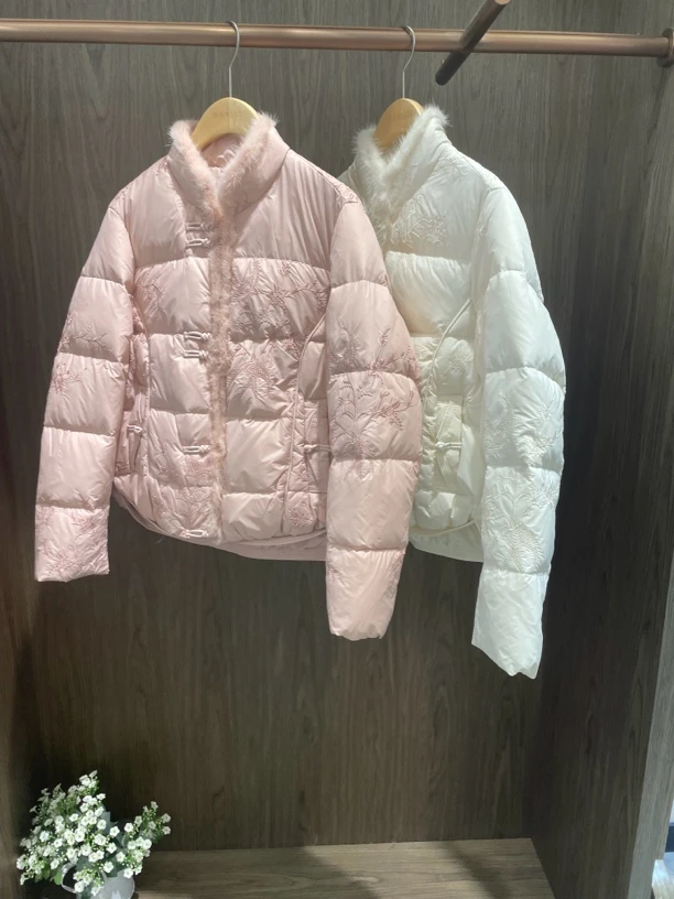 芭家2024冬款时尚立领潮流保暖短款水貂毛边羽绒服92Y6023-1399B