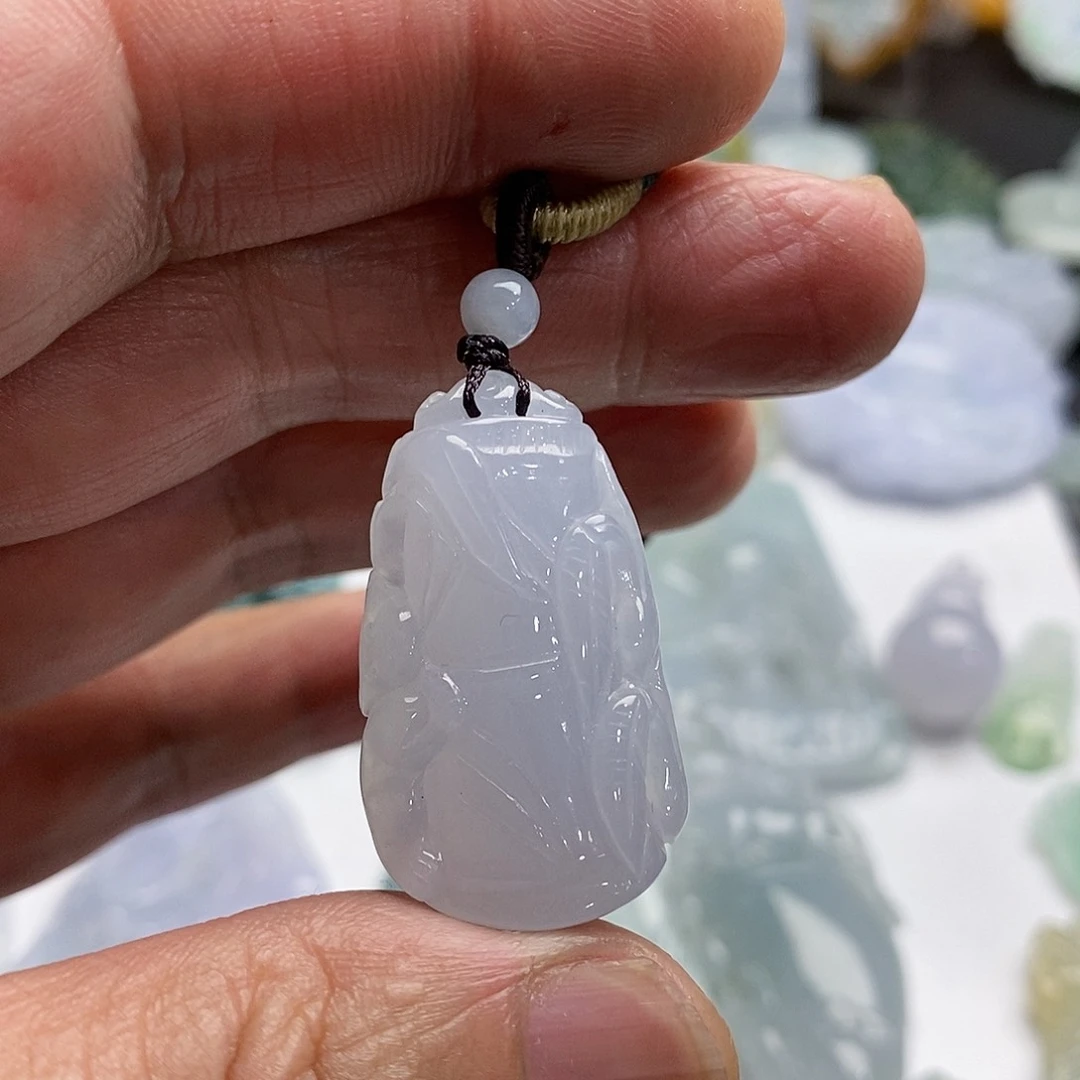 翡翠未镶嵌颈饰竹节