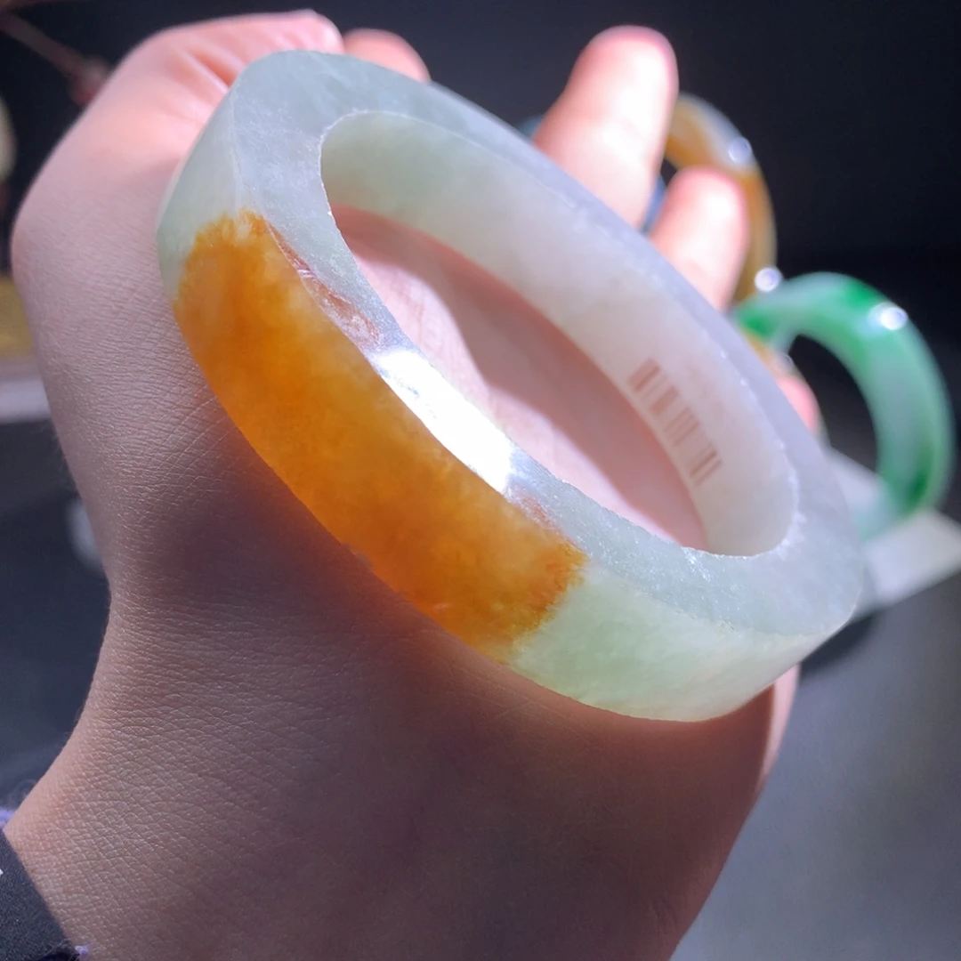 定制翡翠未镶嵌手镯一口黄56-59