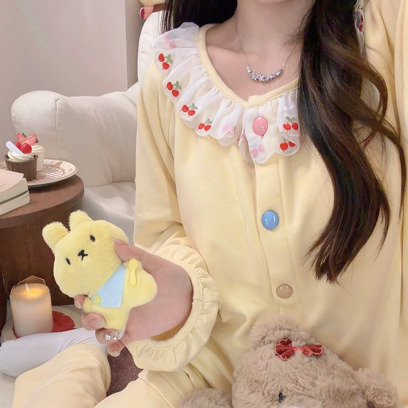 绵羊绒休闲奶黄樱桃睡衣女生带胸垫秋冬季长袖长裤保暖家居服套装