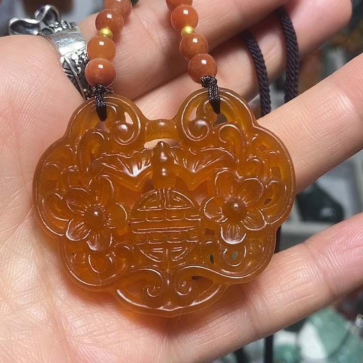 翡翠未镶嵌吊坠(赠链)
