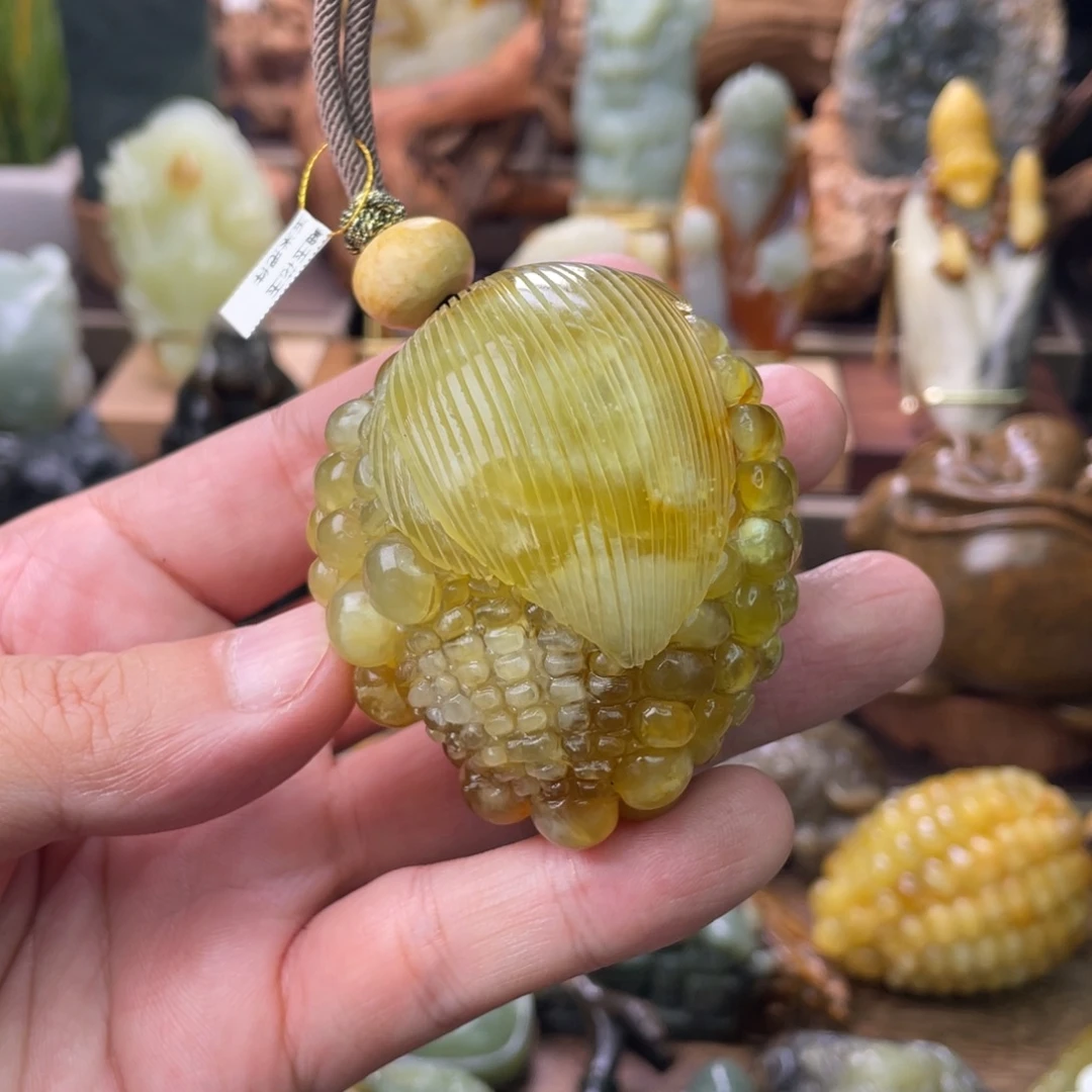 無***有未镶嵌蛇纹石玉手把件玉米