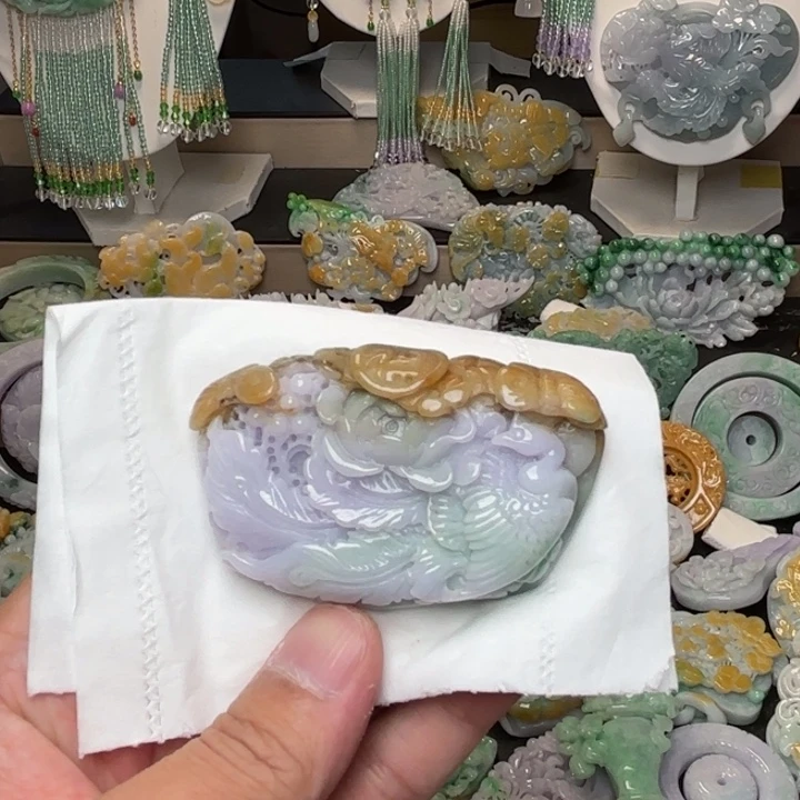 翡翠未镶嵌颈饰吊坠