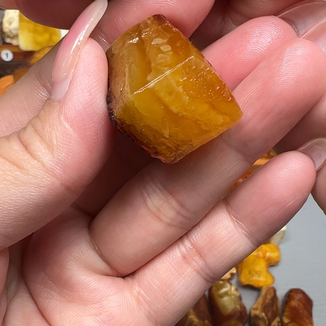 定制琥珀未镶嵌蜜蜡