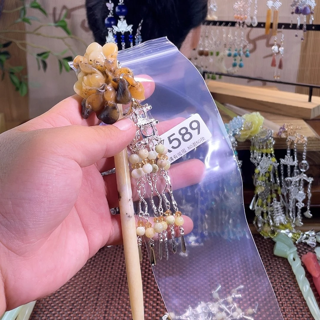 春****蛇纹石玉未镶嵌发饰