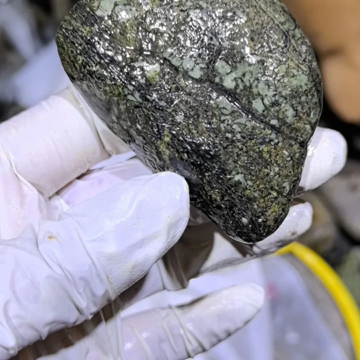 花***言木藏玉药王石原石手把件