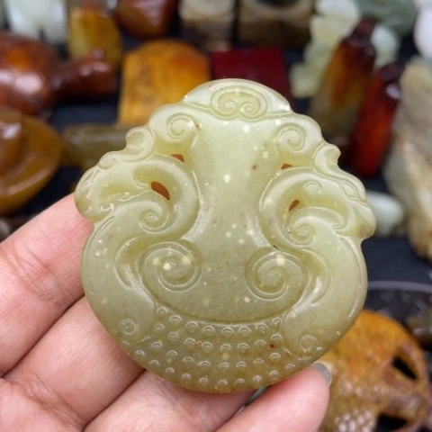 蛇纹石玉未镶嵌颈饰53