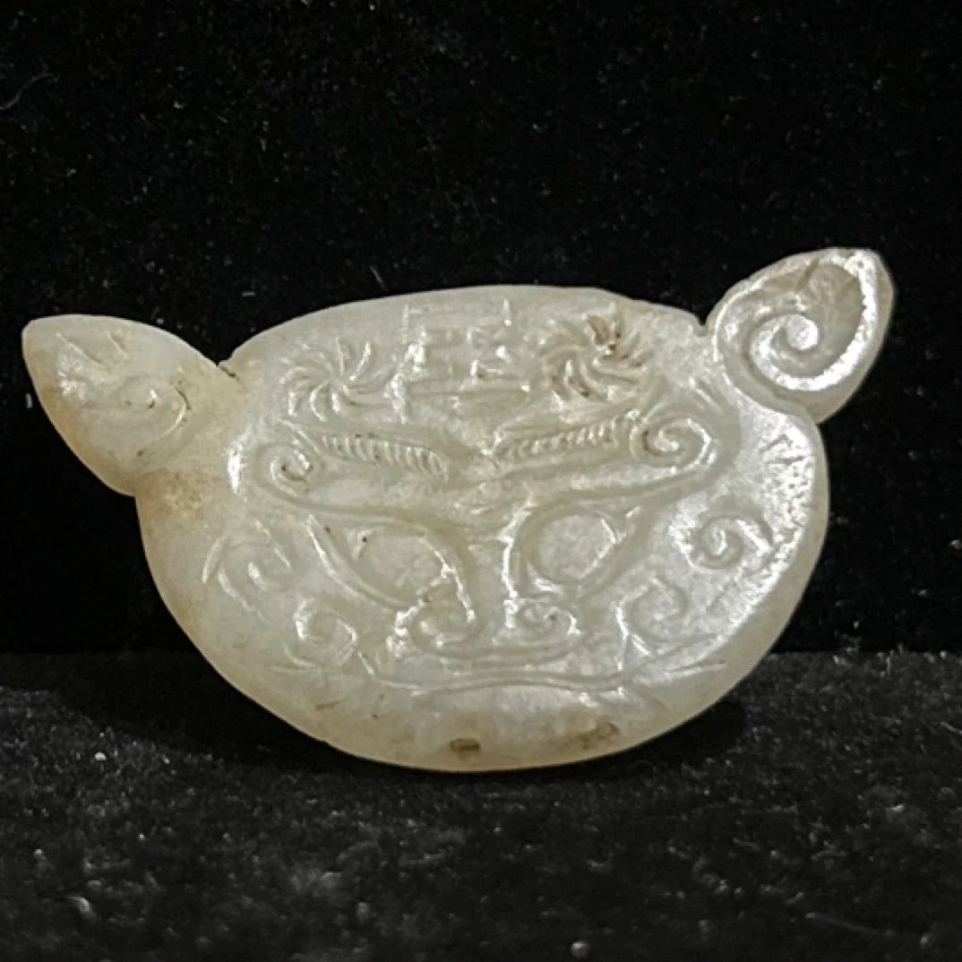 明代和田玉雕虎头