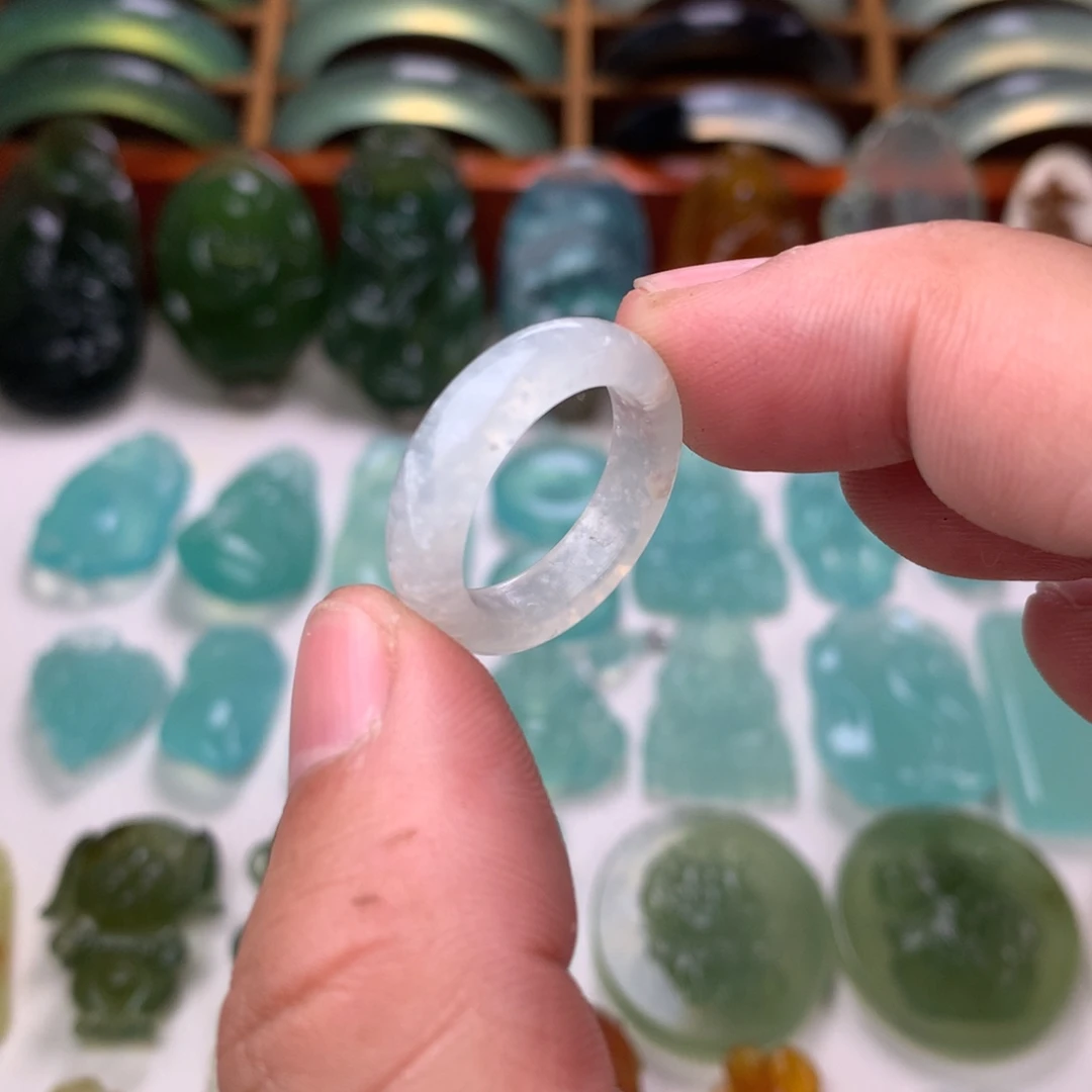 蛇纹石玉未镶嵌戒指