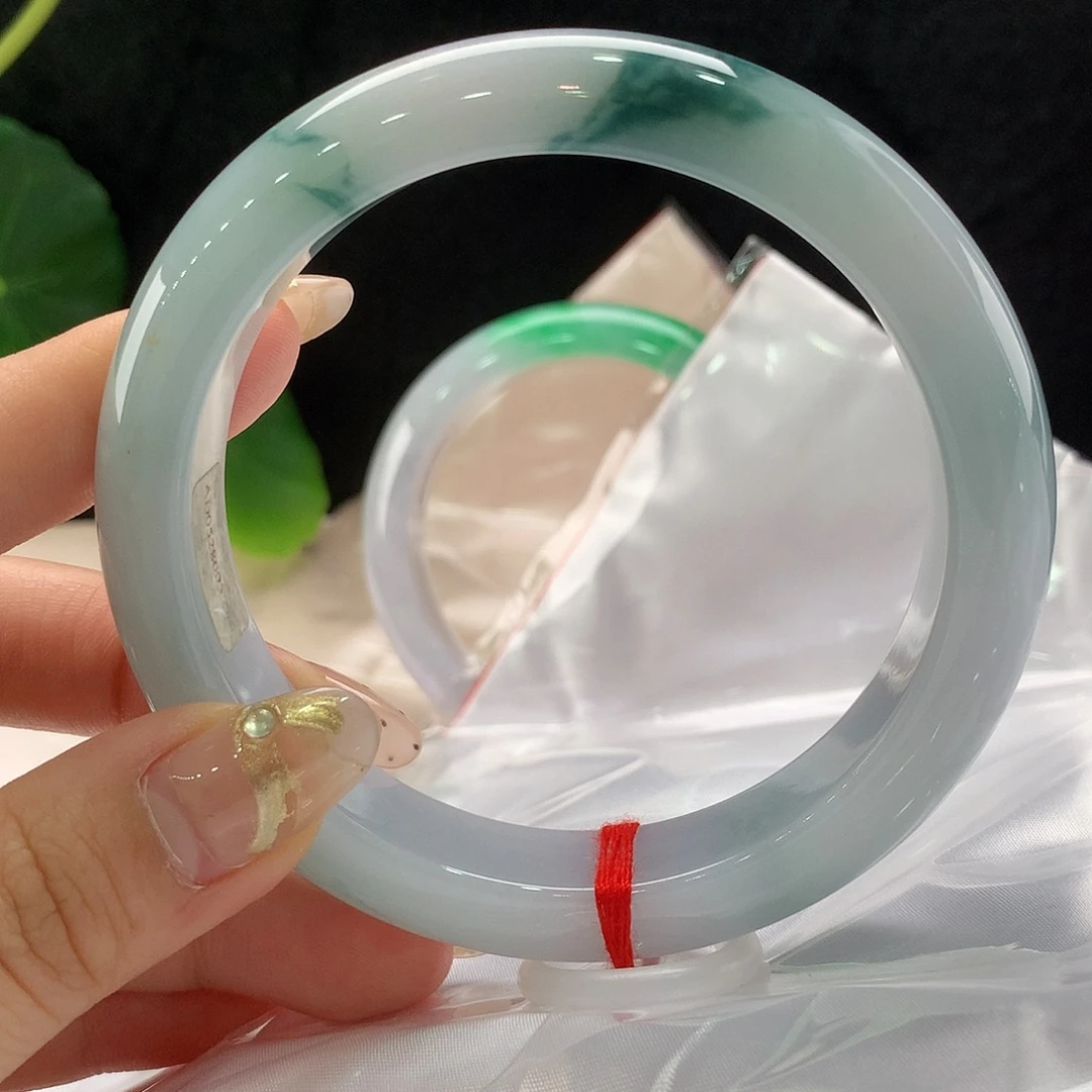翡翠未镶嵌手镯圈口62.7