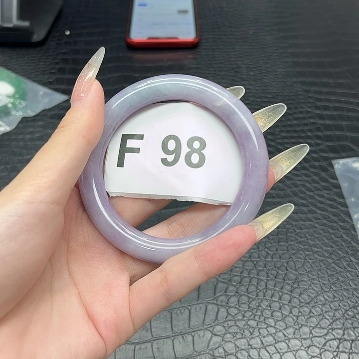 翡翠手镯未镶嵌默认微瑕