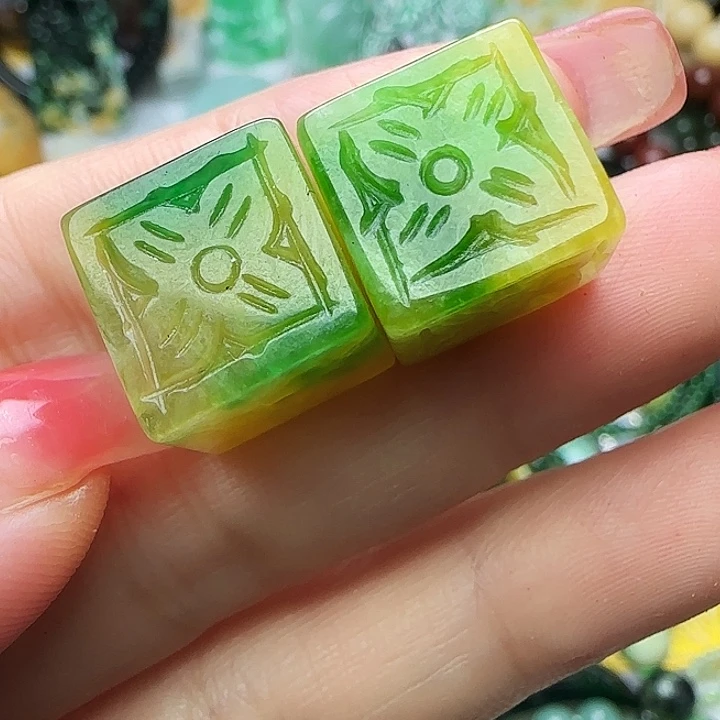 翡翠未镶嵌颈饰天然A货17