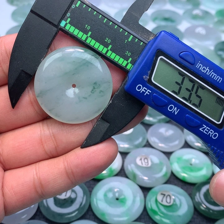 翡翠颈饰未镶嵌缅甸天然A货翡翠