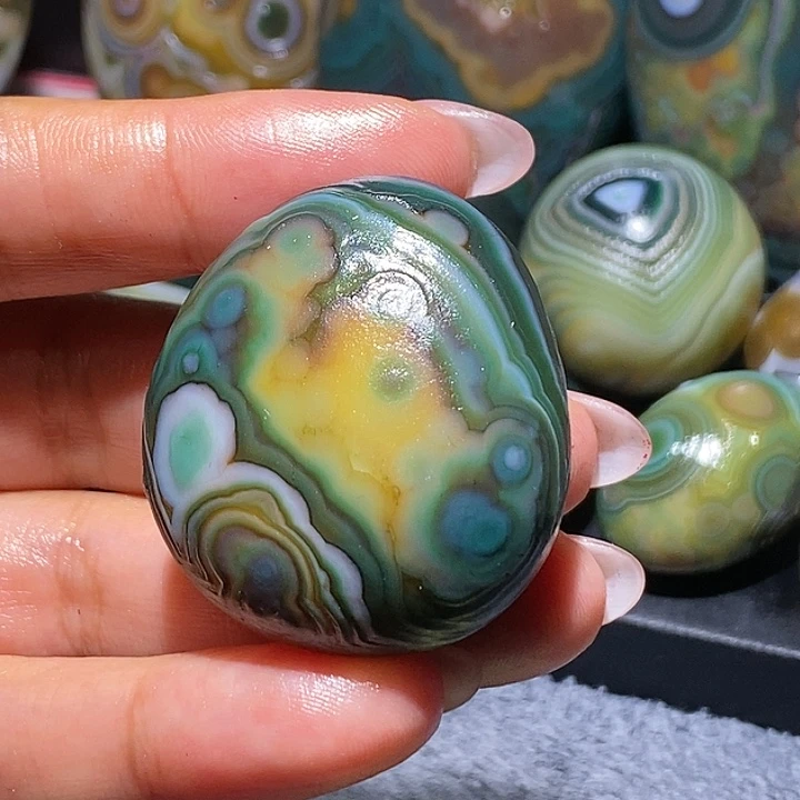 玛瑙/玉髓未镶嵌珠宝奇石