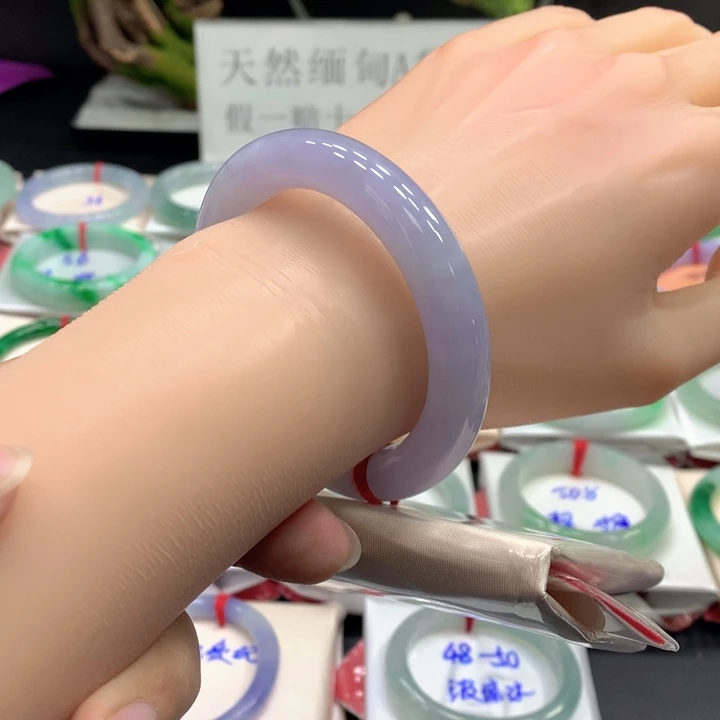 翡翠手镯未镶嵌翡翠