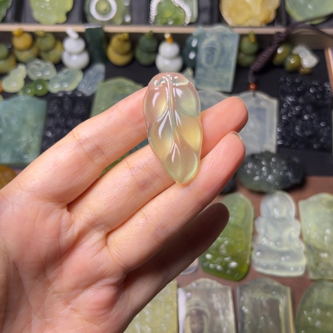 蛇纹石玉未镶嵌吊坠(不含链)