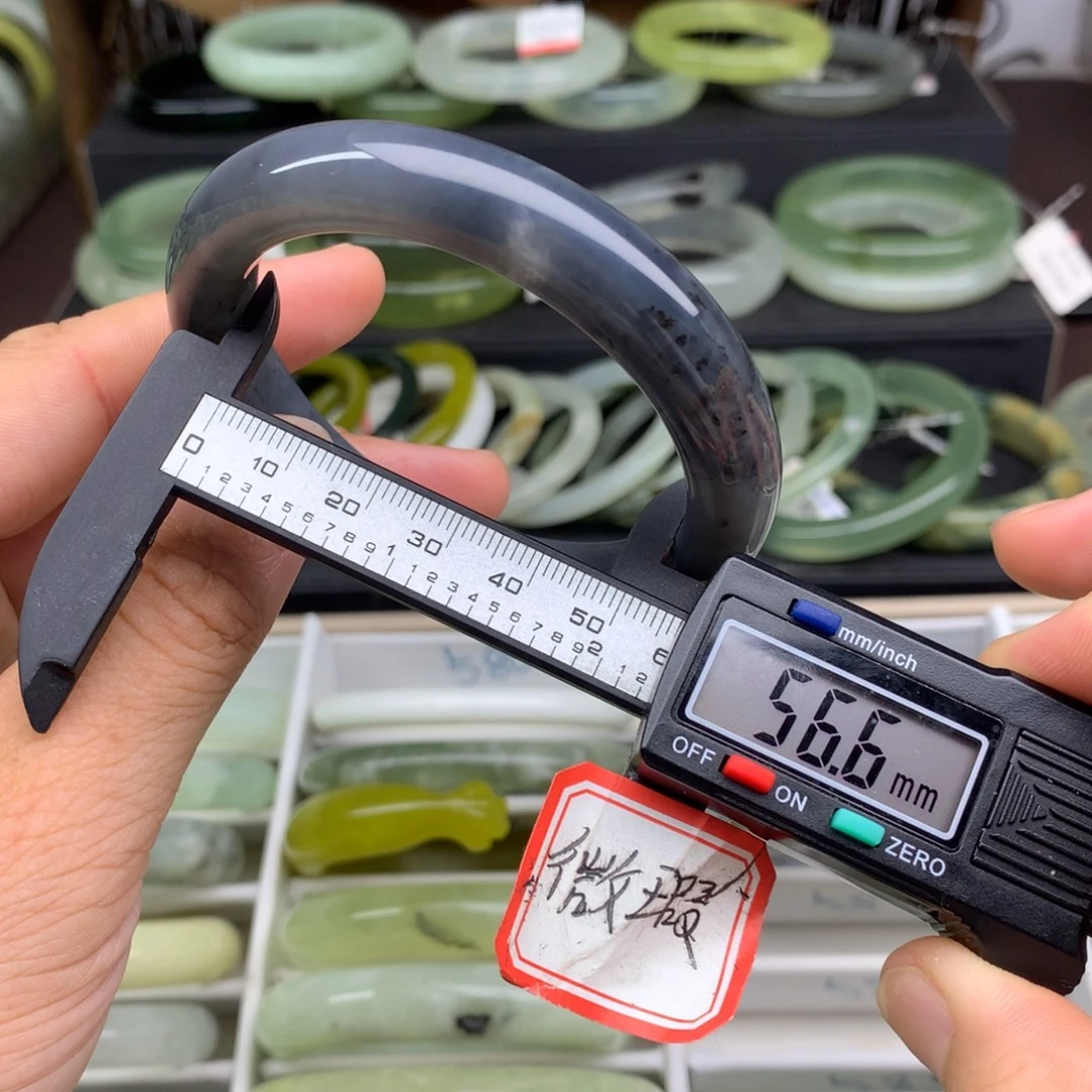 蛇纹石玉未镶嵌手镯586