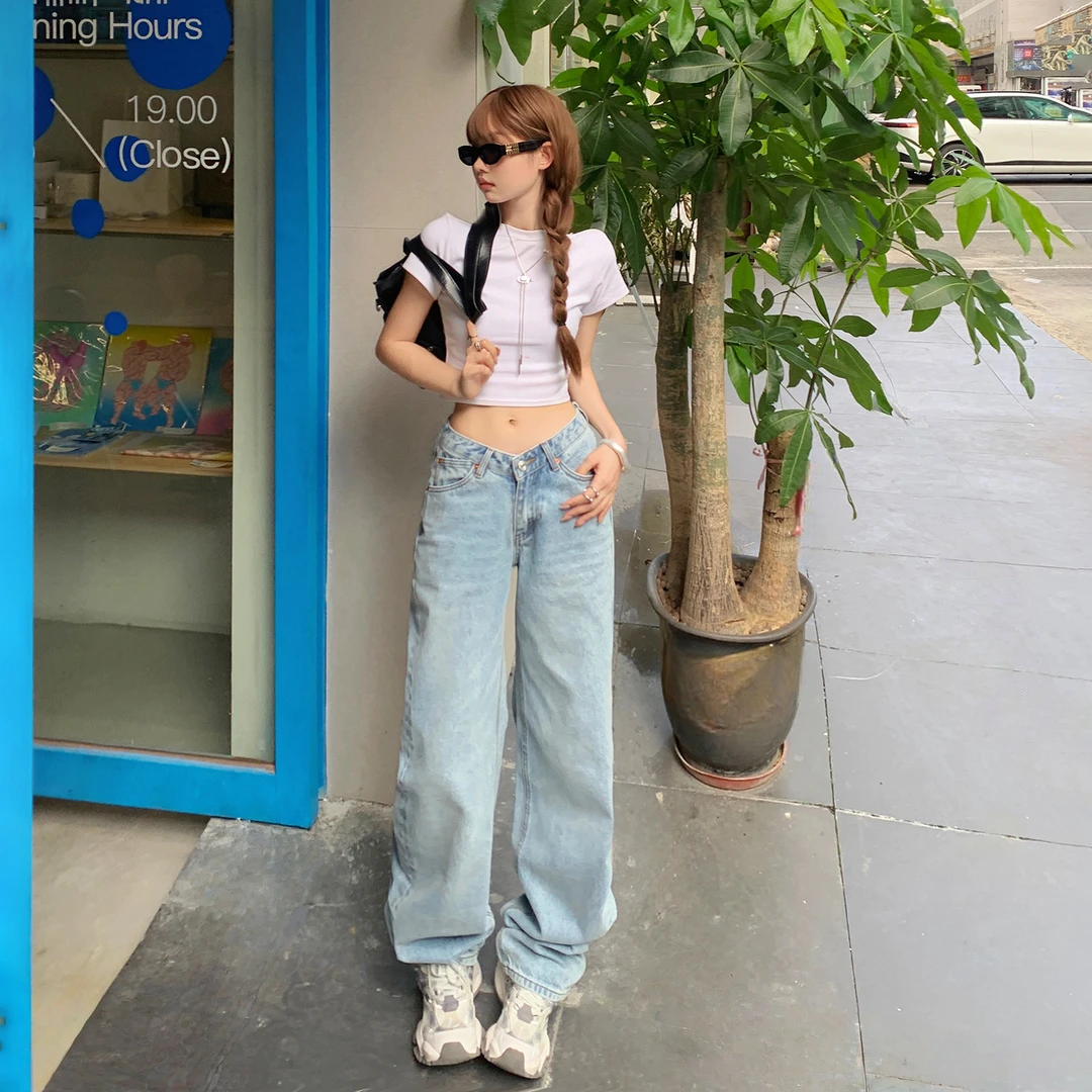 浅蓝色直筒牛仔裤女夏季新款美式辣妹显瘦百搭窄版设计V型腰裤子