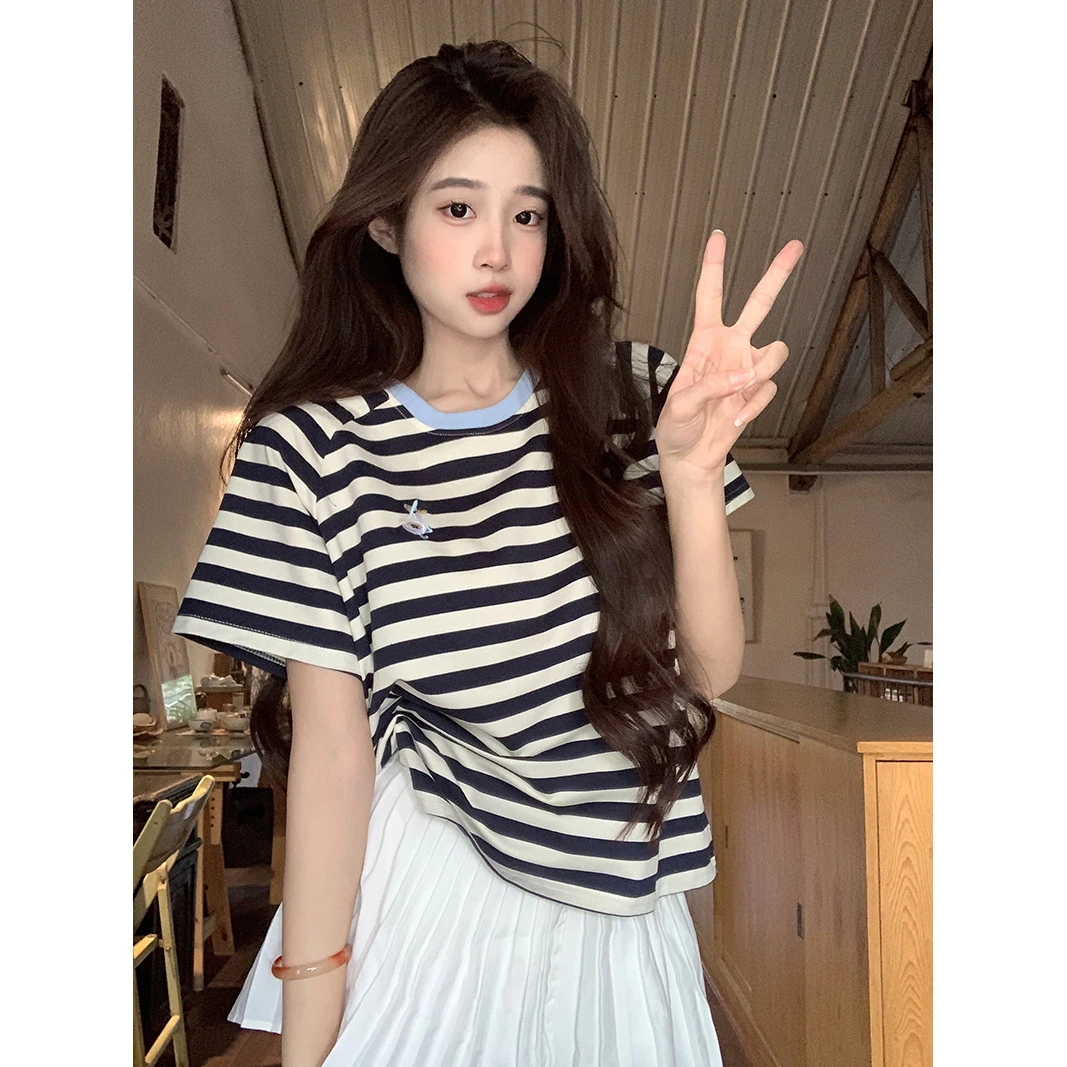 正肩条纹短袖T恤女夏季新款宽松圆领别致刺绣小众撞色ins短款上衣