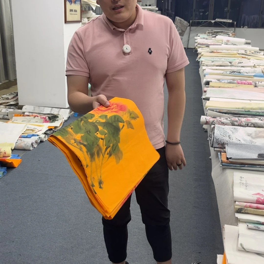 国画卖字画的小男孩