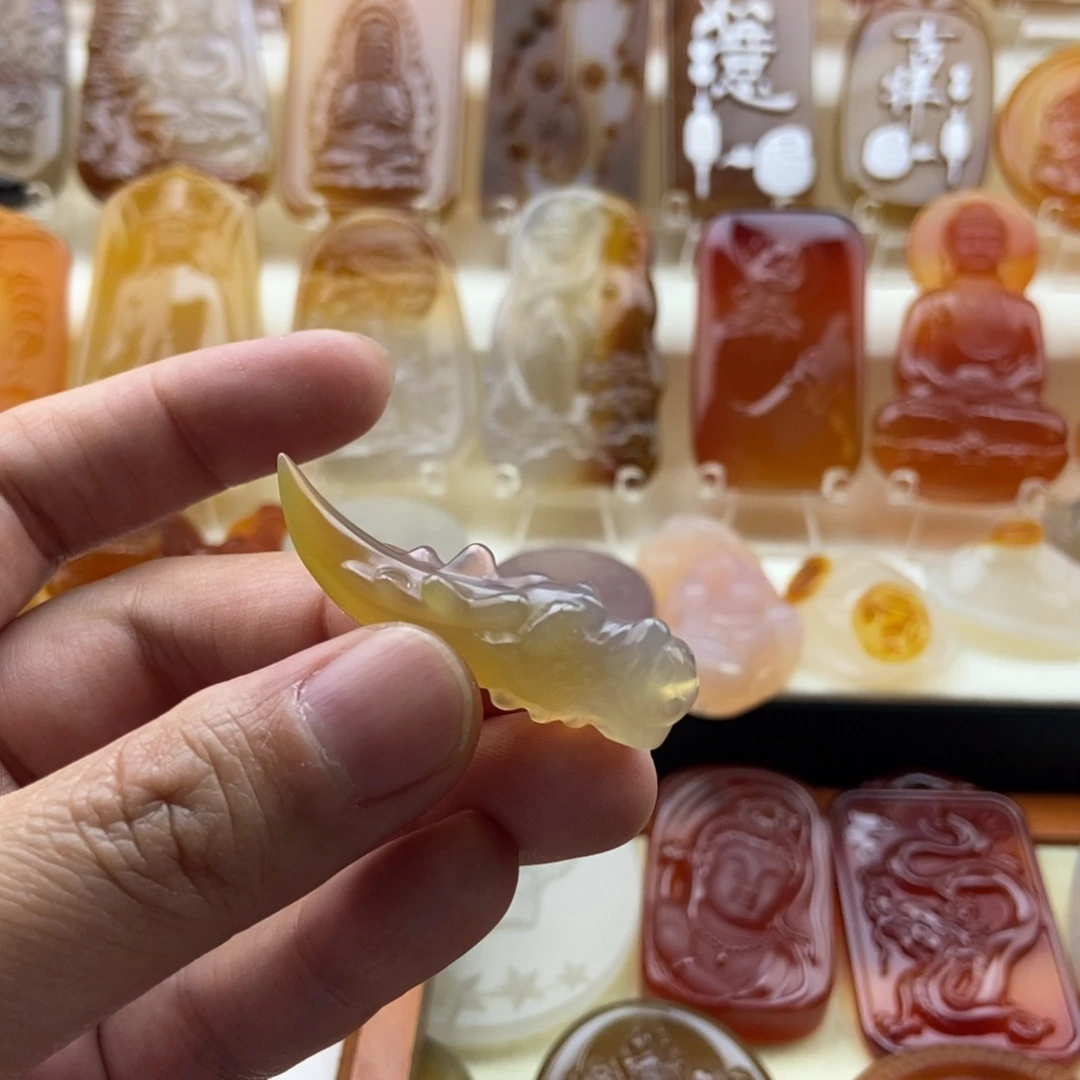 玛瑙/玉髓未镶嵌颈饰