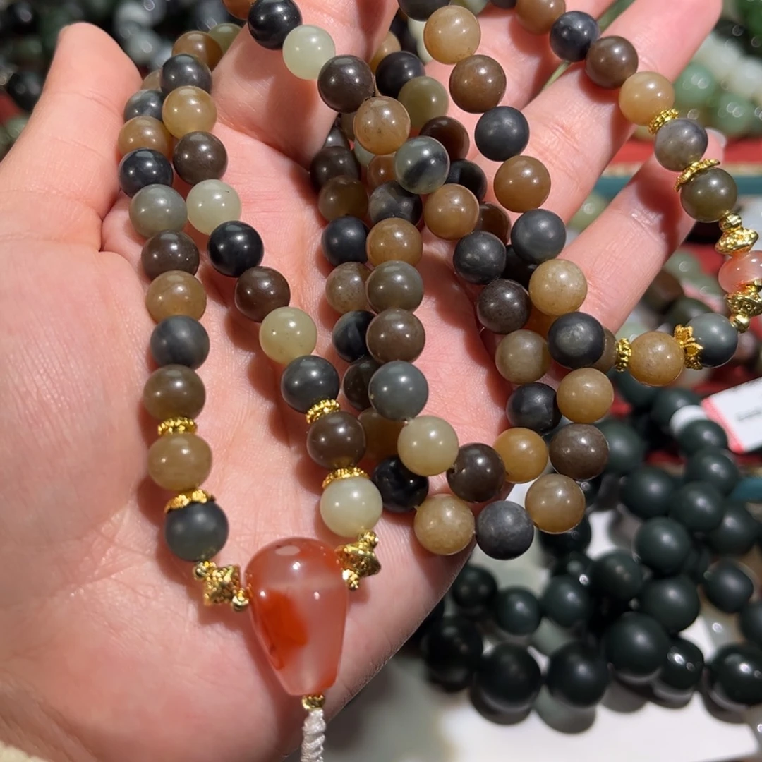 很***娘和田玉未镶嵌手链