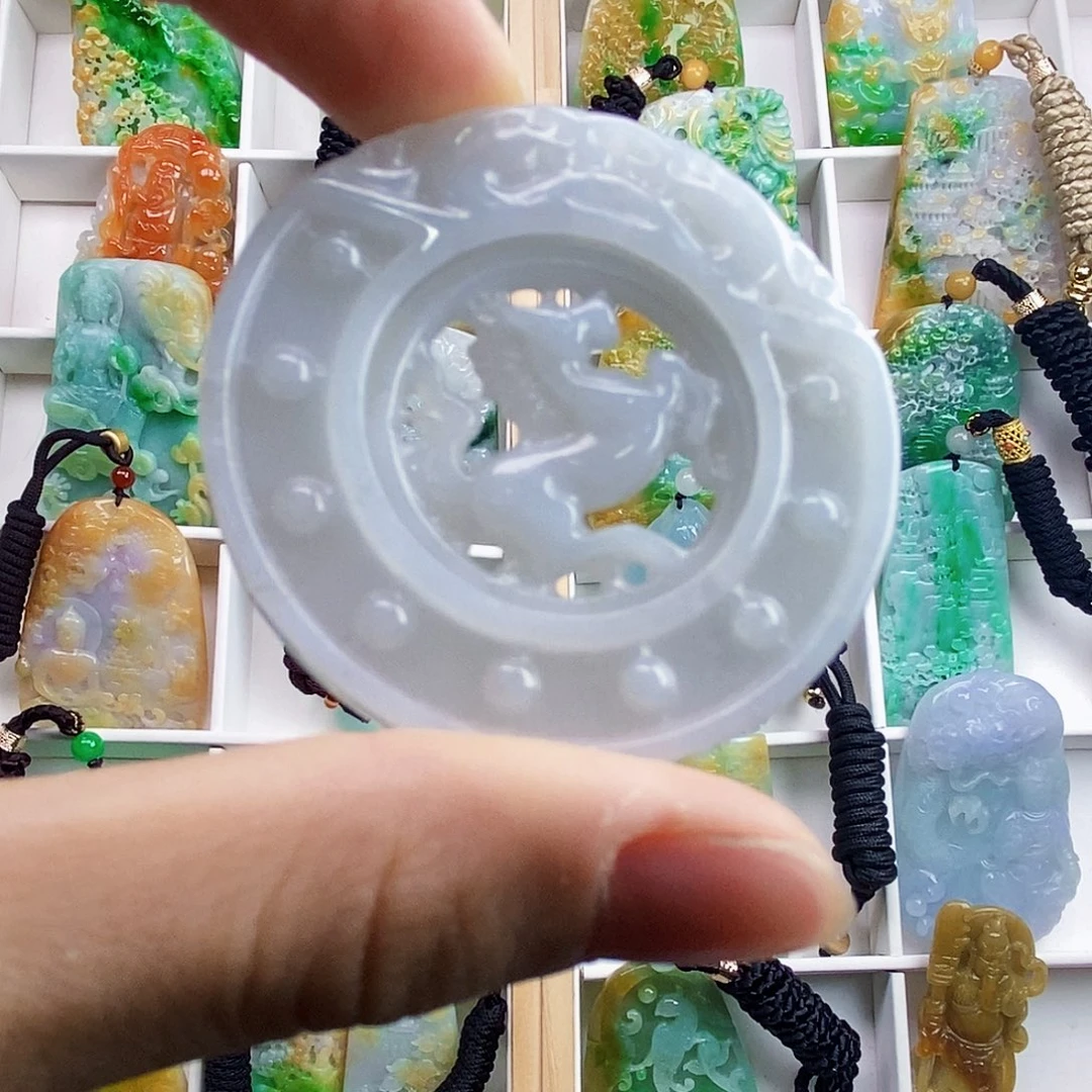 翡翠未镶嵌颈饰翡翠
