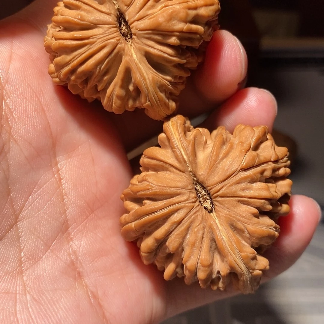 鱼***七文玩核桃把件002四座楼47尺全品头货