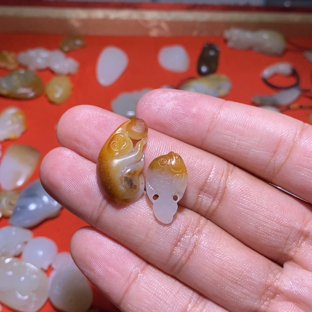 好***情和田玉未镶嵌颈饰