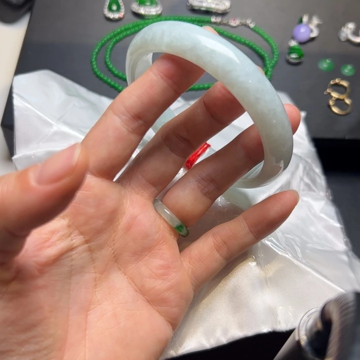 翡翠手镯未镶嵌天然缅甸翡翠手镯