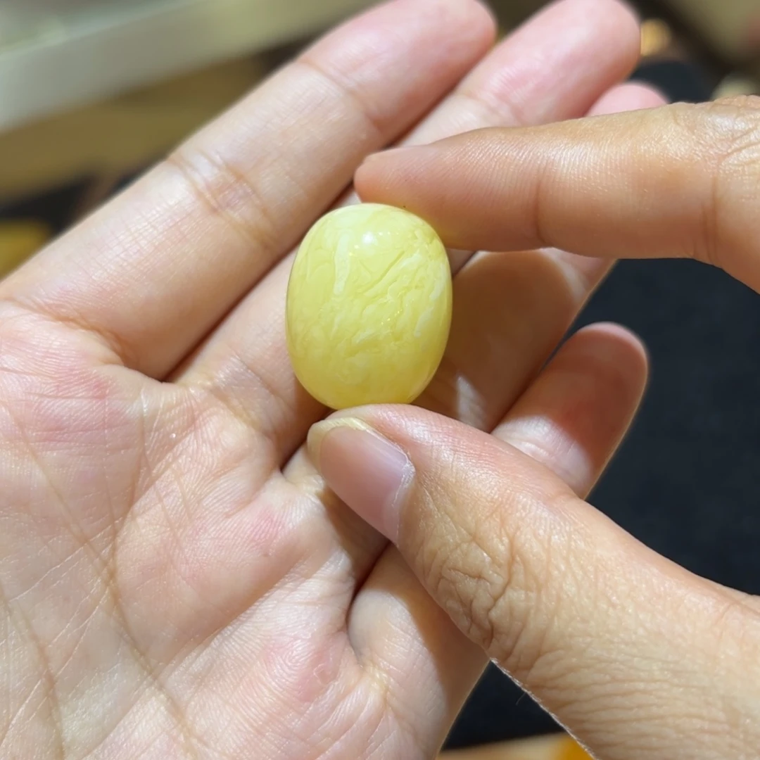 柏***哥未镶嵌颈饰琥珀蜜蜡