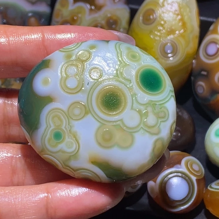 玛瑙/玉髓未镶嵌珠宝奇石17