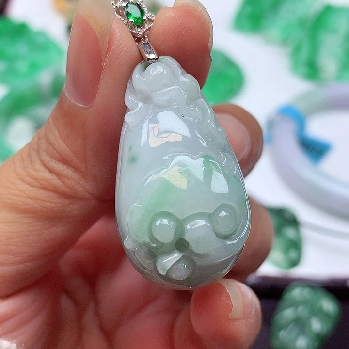 翡翠银S925镶嵌颈饰翡翠