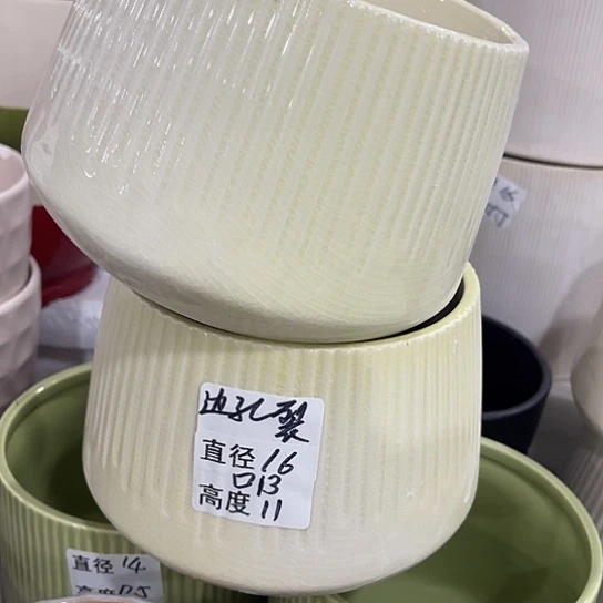 多肉绿植陶瓷花盆9.9包邮，有孔
