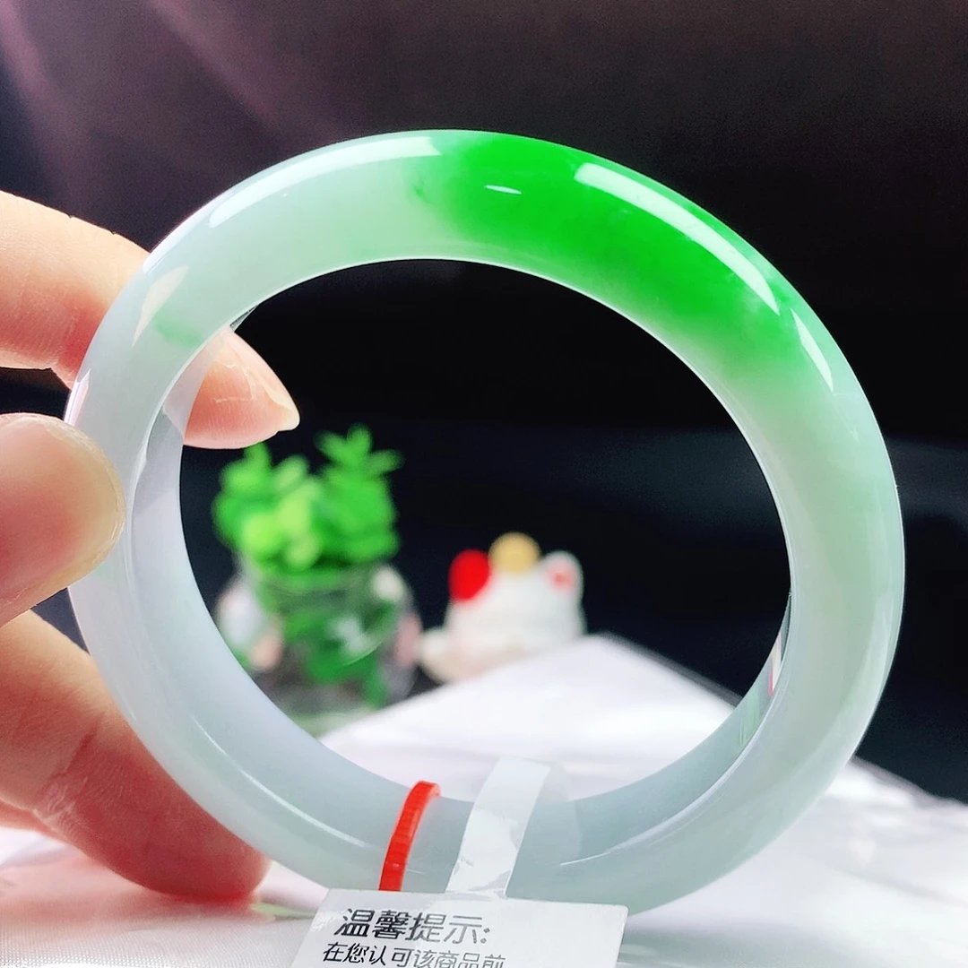 未镶嵌手镯翡翠53辣绿