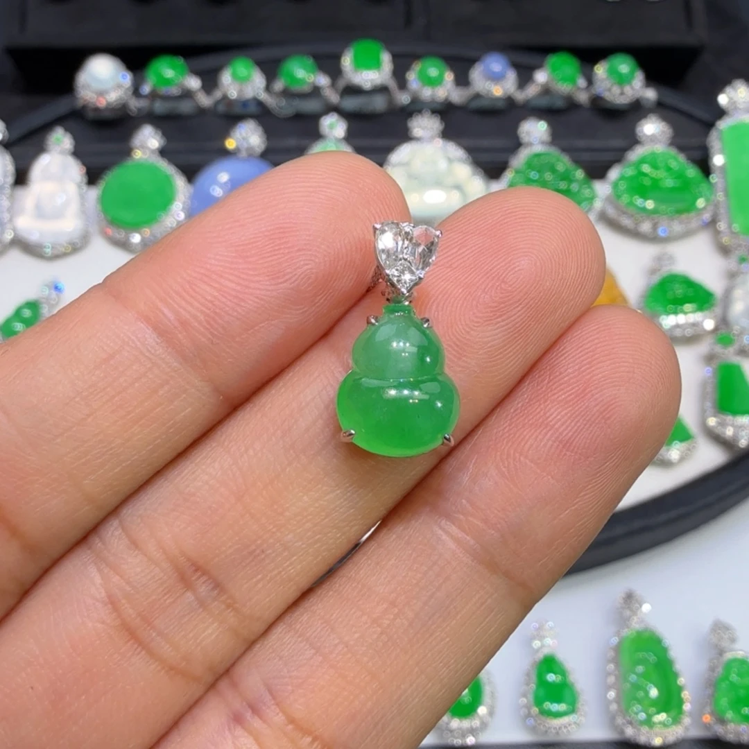 翡翠18K金镶嵌颈饰收到货48小时鉴赏期