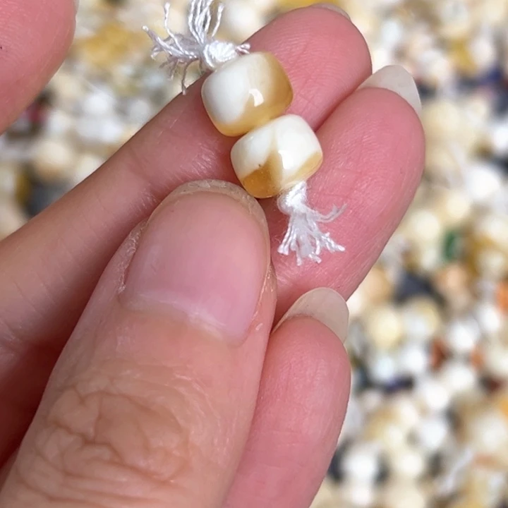 未镶嵌蜜蜡裸石8mm一对