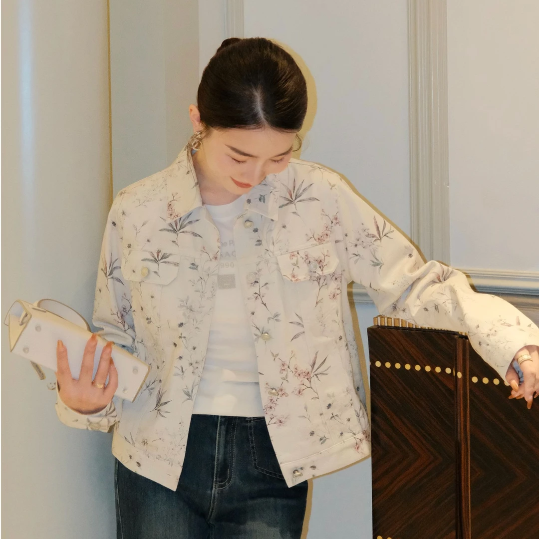 HELA AOMI“梅兰竹菊白牛”棉100%低调奢华花朵印花白色牛仔外套