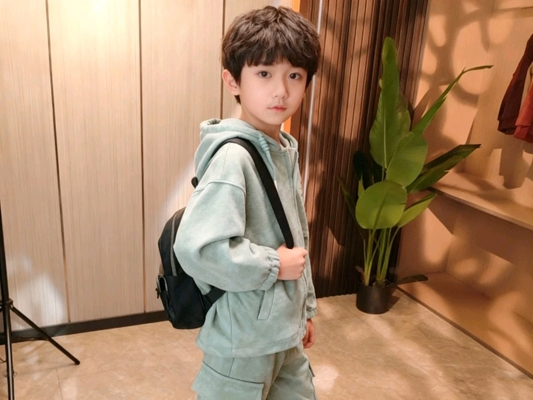 2025年秋款上新男童中大童休闲风运动套装外套复古裤子宽松套装
