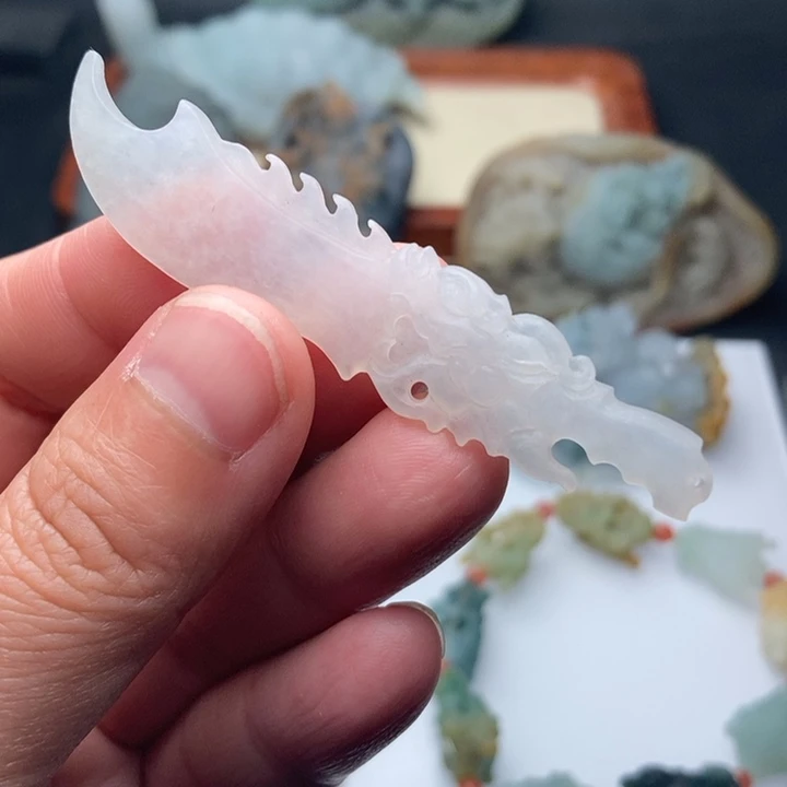 定制翡翠未镶嵌屠龙刀