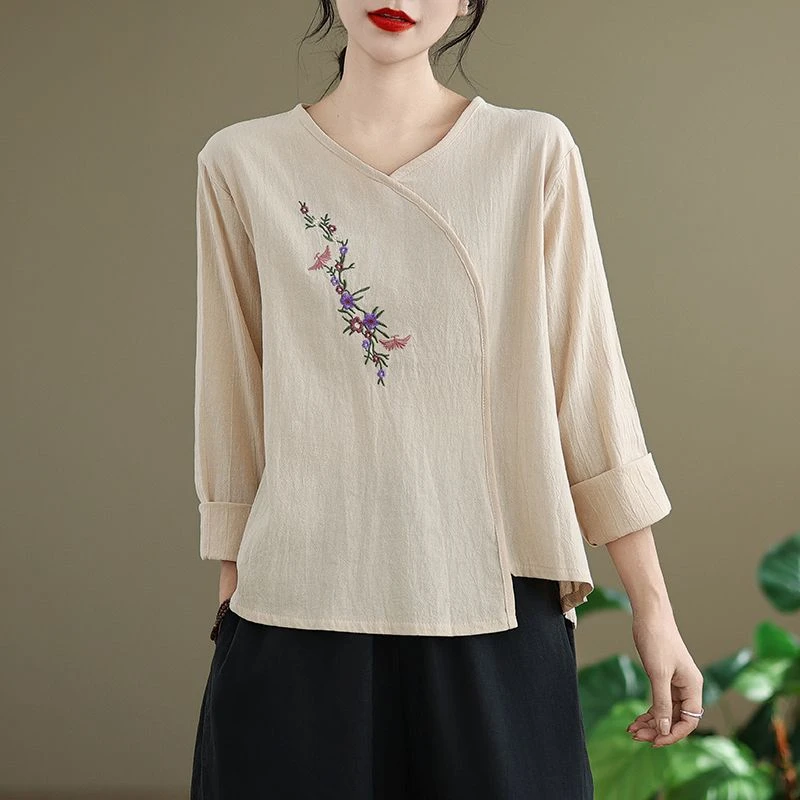 衬衫夏季新款复古文艺薄款绣花长袖麻料上衣女民族风v领纯色T恤女