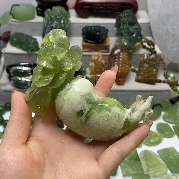 蛇纹石玉未镶嵌手把件