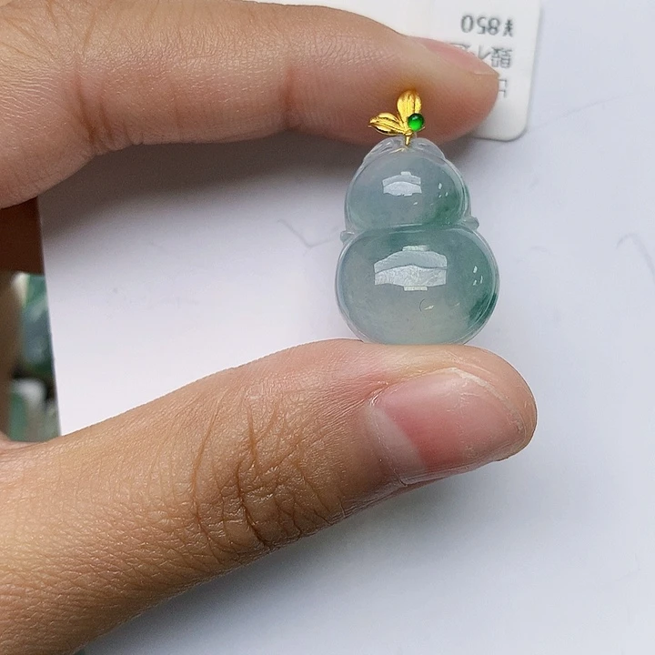 颈饰18K金镶嵌翡翠天然翡翠